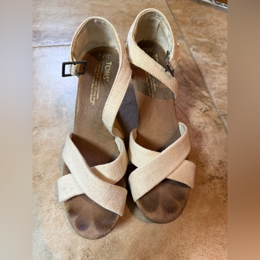 Toms white wedges - size 7.5
